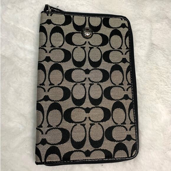 COACH Signature E-Reader tablet Case - Picture 1 of 3